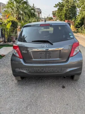 Toyota Vitz 2013 Gray