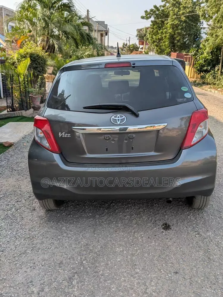 Toyota Vitz 2013 Gray