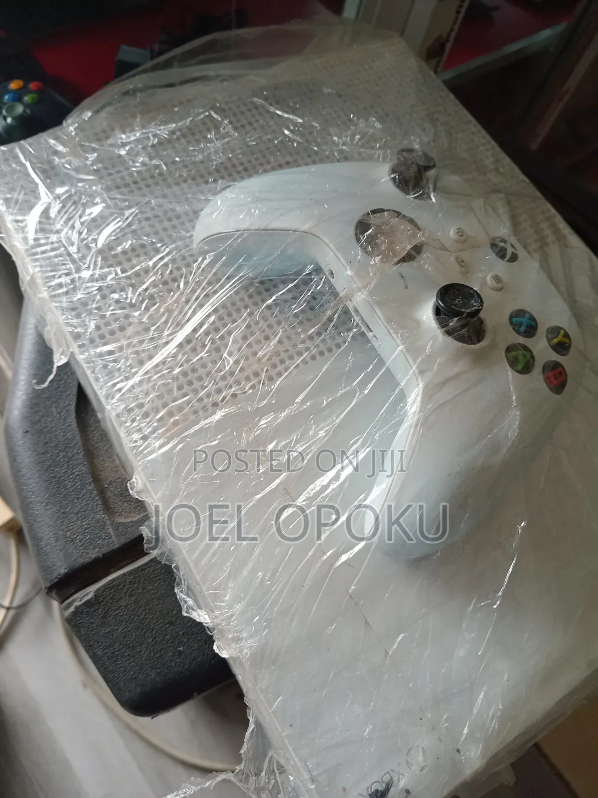 Xbox 1x Console Plus 1 Pad