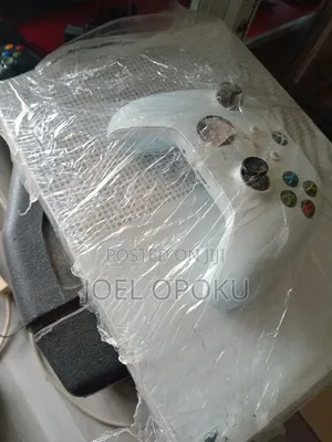 Xbox 1x Console Plus 1 Pad