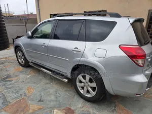 Toyota RAV4 200 4X4 Automatic 2008 Gray