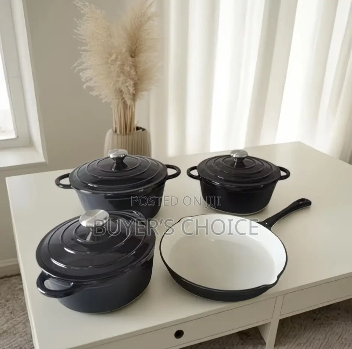 4 Set Cast Iron Pots
