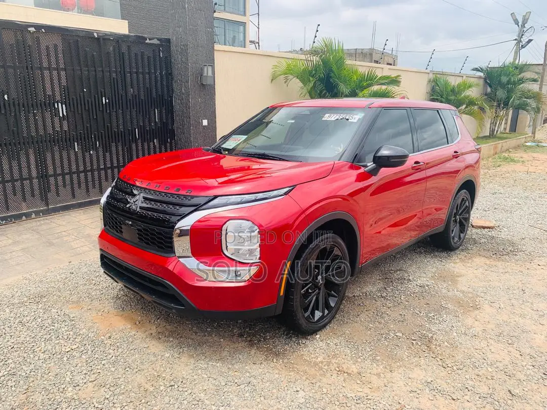 Mitsubishi Outlander SE Launch Edition 2022 Red