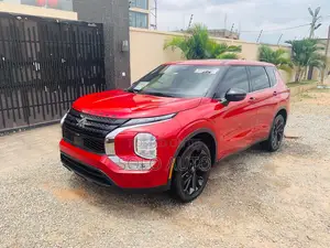 Mitsubishi Outlander SE Launch Edition 2022 Red