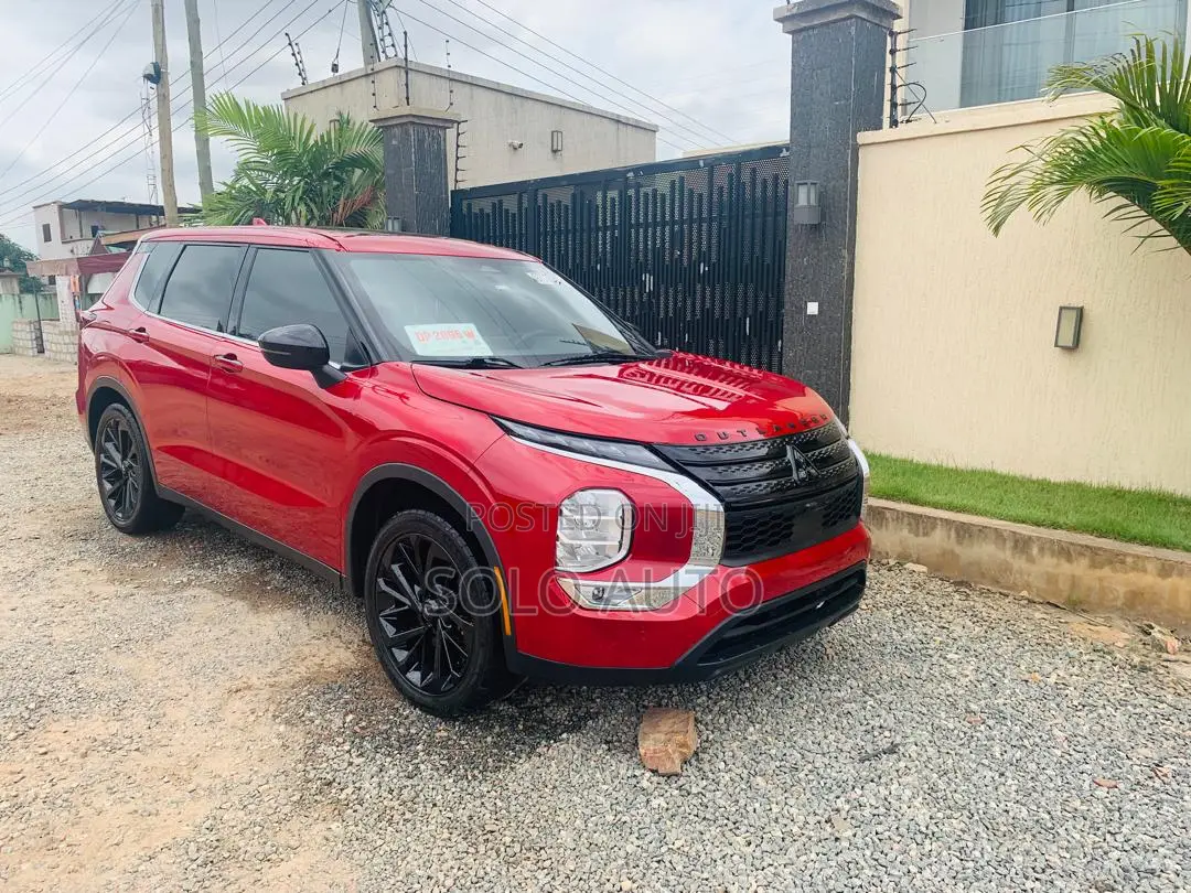 Mitsubishi Outlander SE Launch Edition 2022 Red