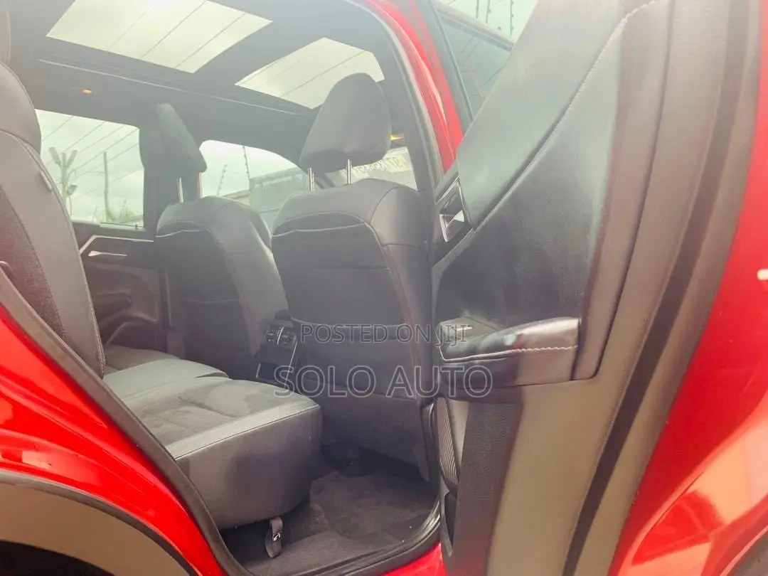 Mitsubishi Outlander SE Launch Edition 2022 Red