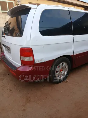 Kia Sedona 2005 White