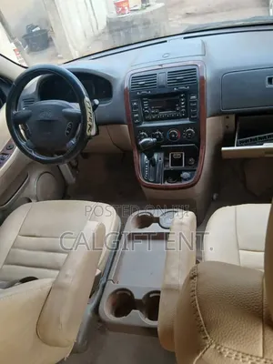 Kia Sedona 2005 White