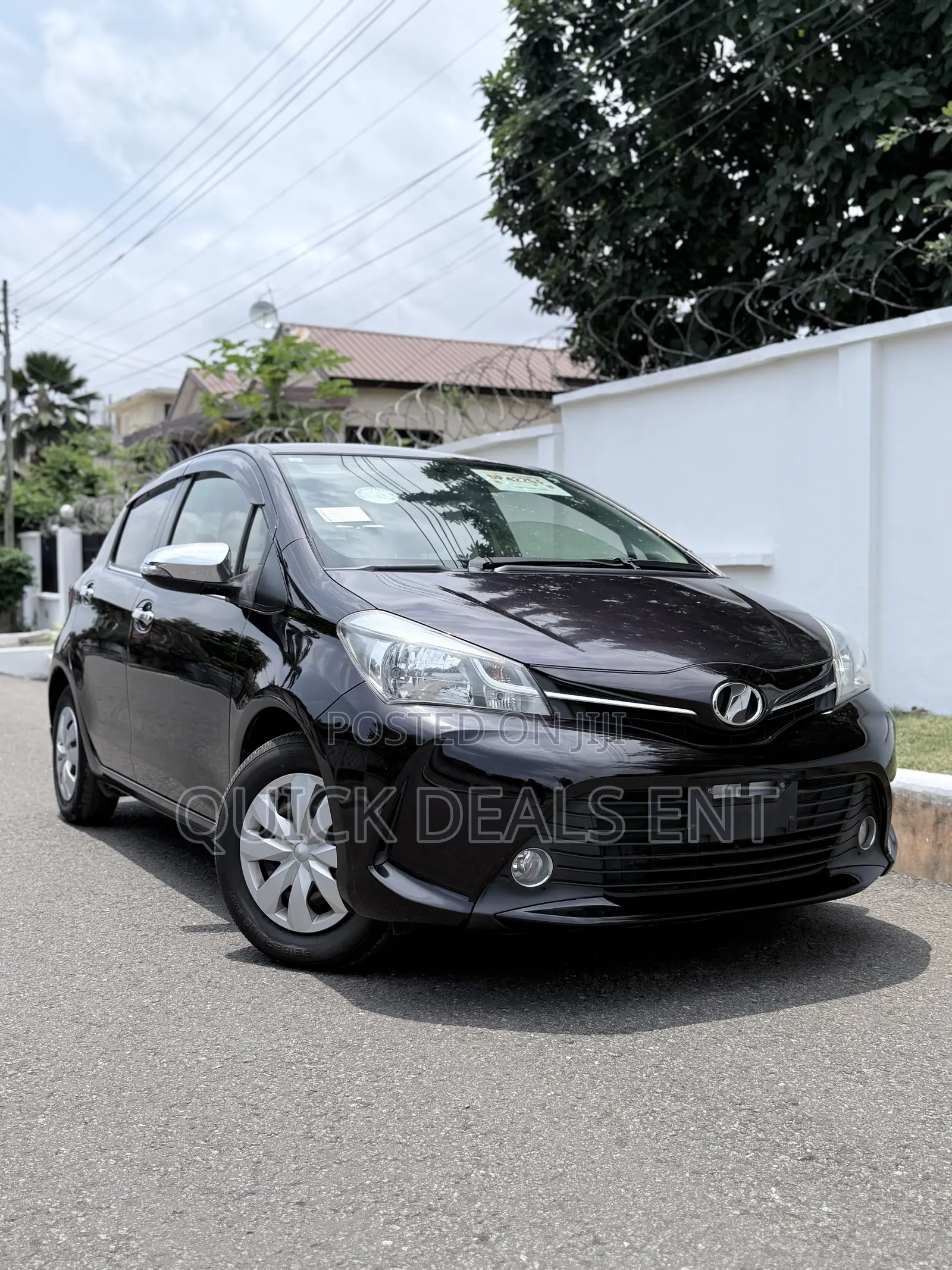 Toyota Vitz 1.3 FWD 5dr 2015 Purple
