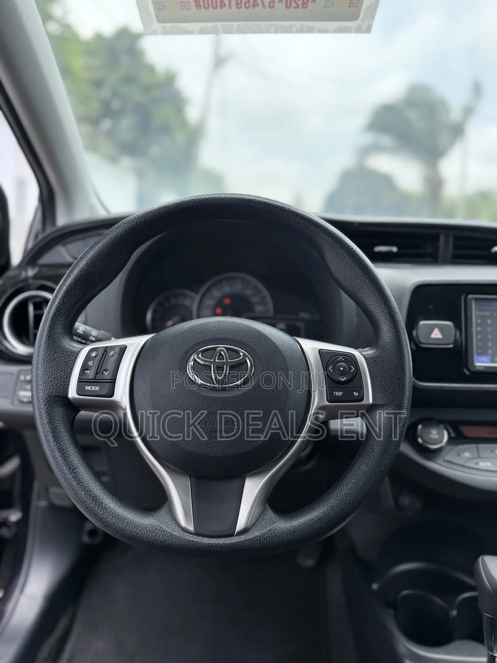 Toyota Vitz 1.3 FWD 5dr 2015 Purple