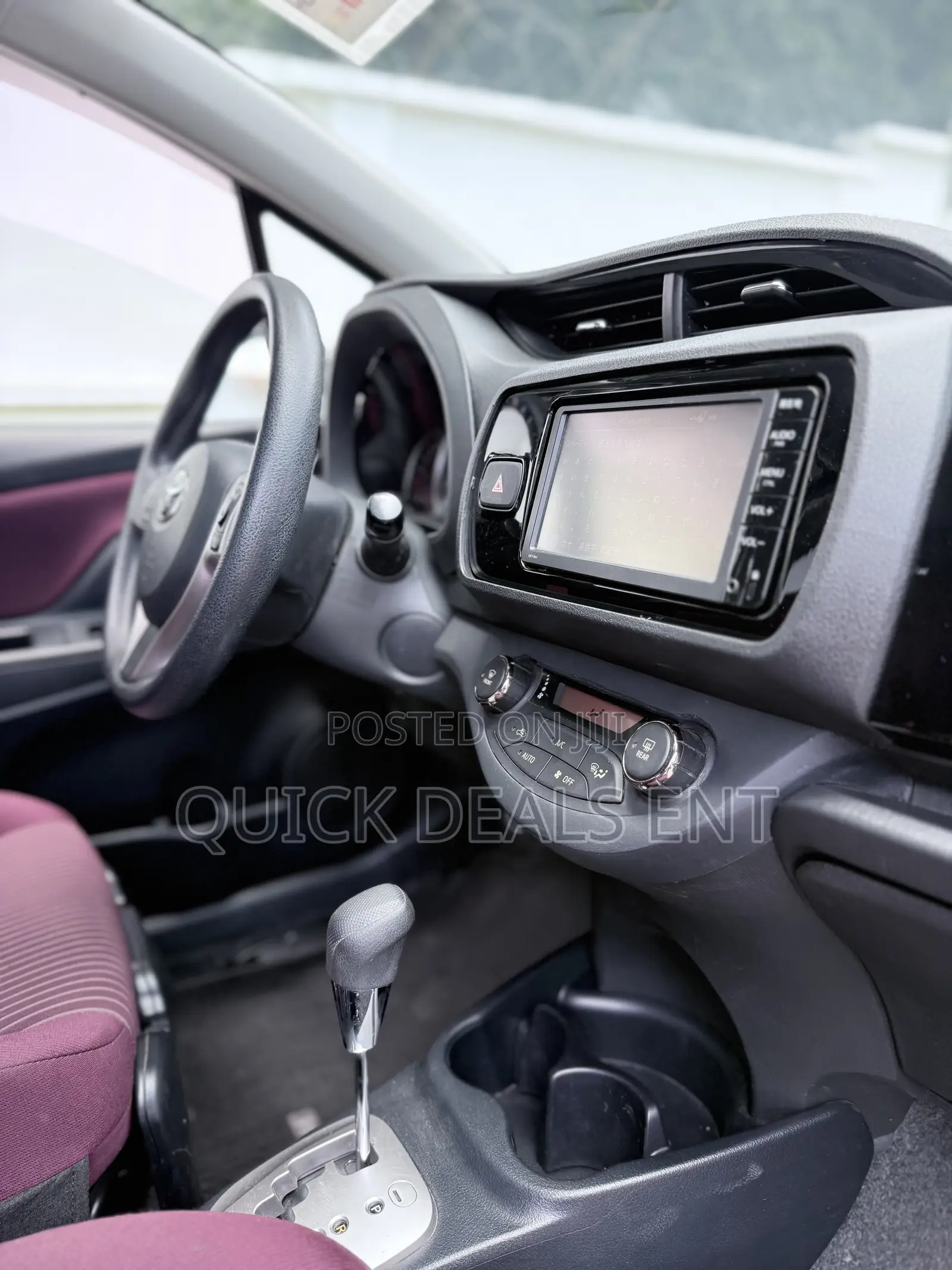 Toyota Vitz 1.3 FWD 5dr 2015 Purple