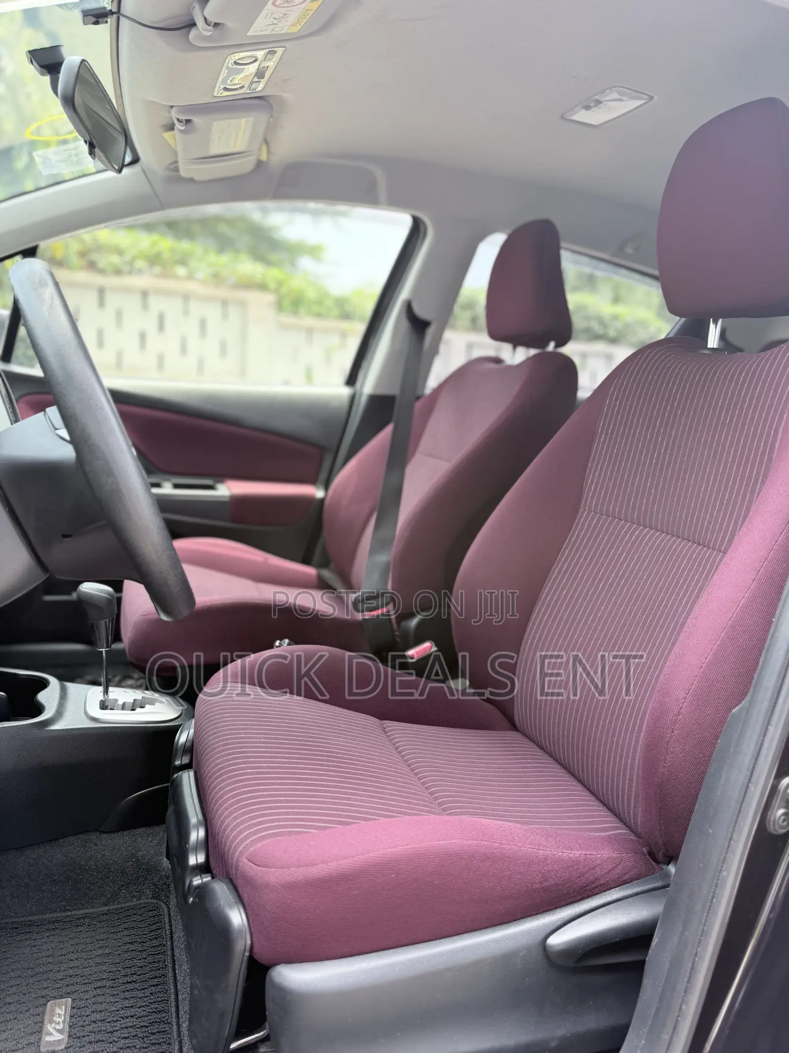 Toyota Vitz 1.3 FWD 5dr 2015 Purple