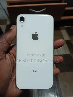 Apple iPhone XR 64 GB White