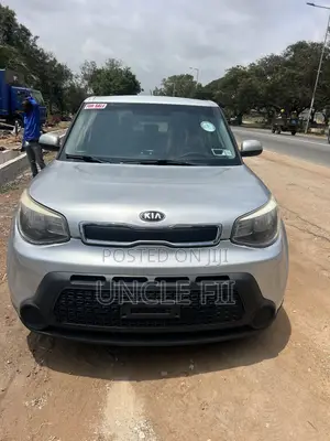 Kia Soul ! 4dr Wagon (2.0L 4cyl 6A) 2014 Gray