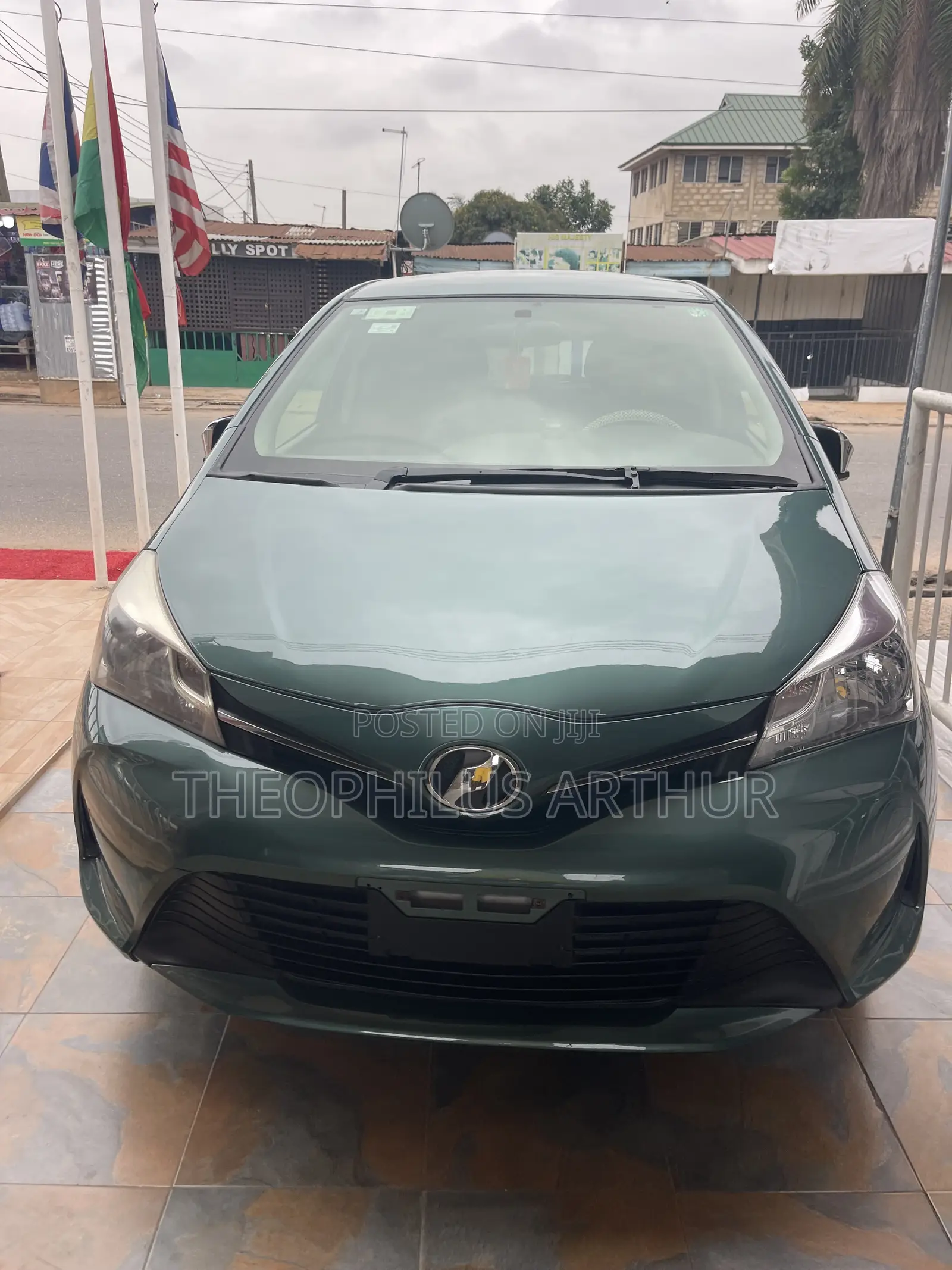 Toyota Vitz 1.5 FWD 3dr 2014 Green