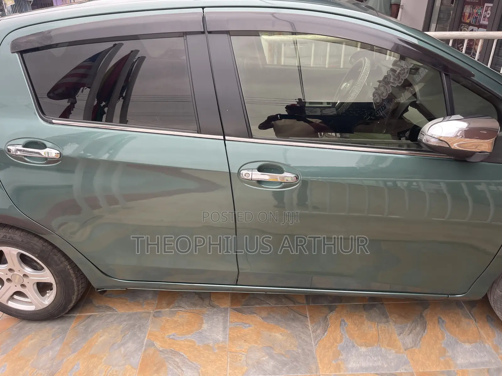 Toyota Vitz 1.5 FWD 3dr 2014 Green