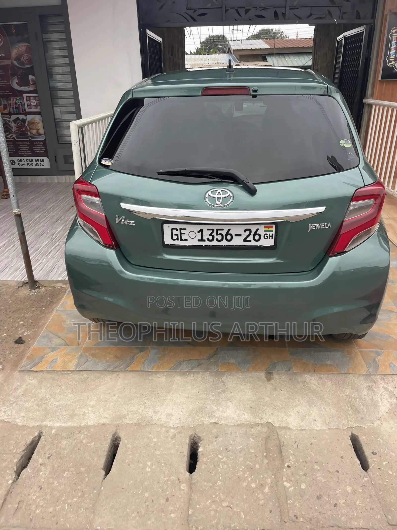 Toyota Vitz 1.5 FWD 3dr 2014 Green