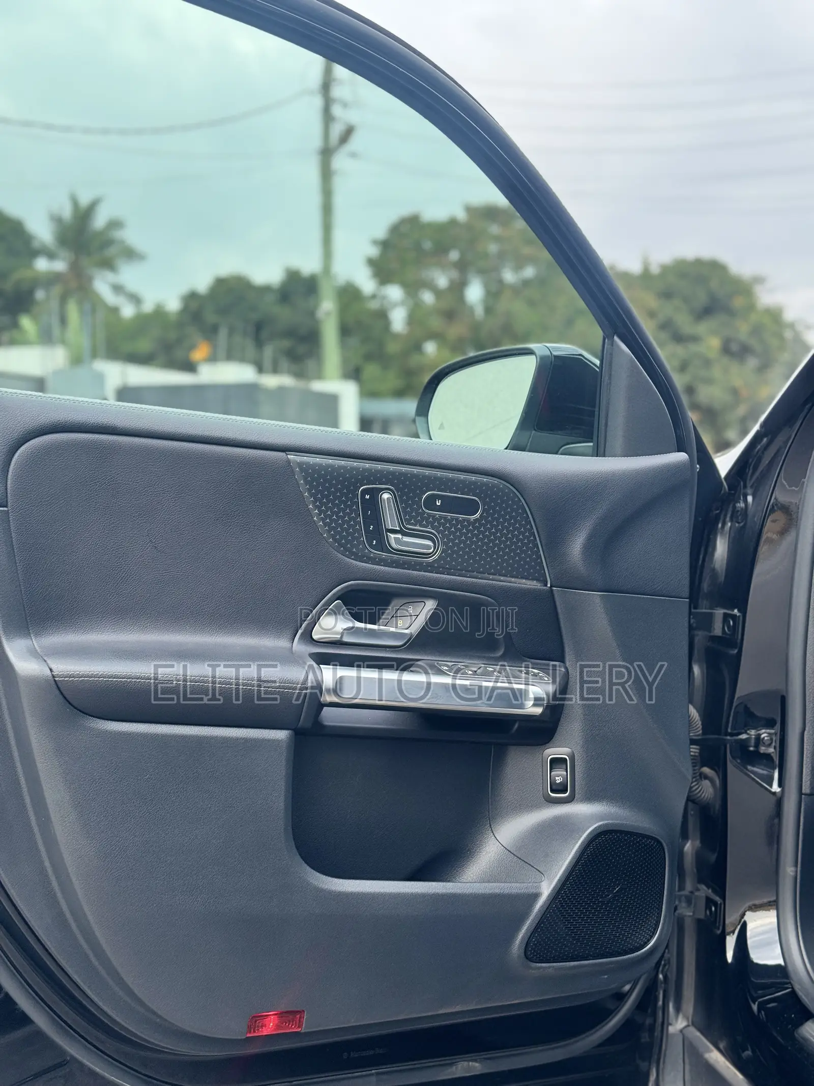 Mercedes-Benz GLB-Class GLB 250 4MATIC AWD 2024 Black