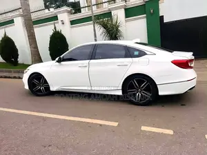 Honda Accord Touring 2.0T 2018 White