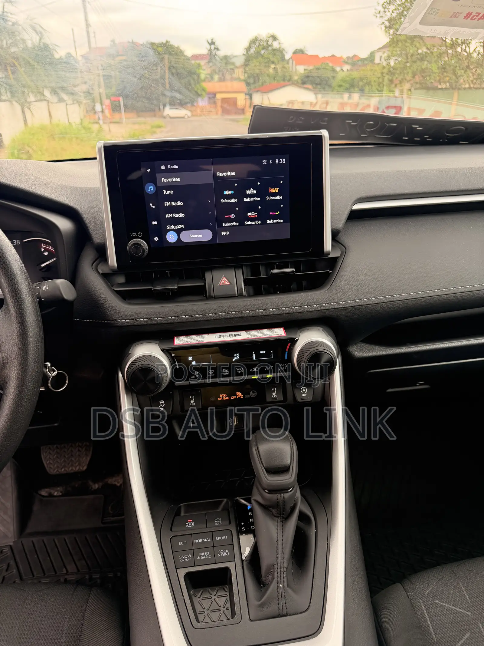 Toyota RAV4 LE 2025 Black