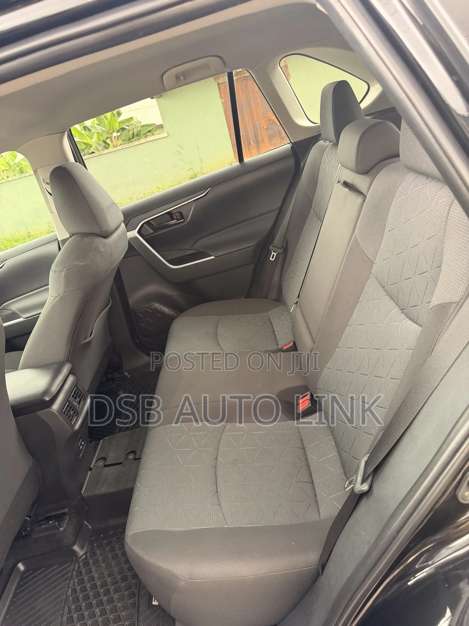 Toyota RAV4 LE 2025 Black