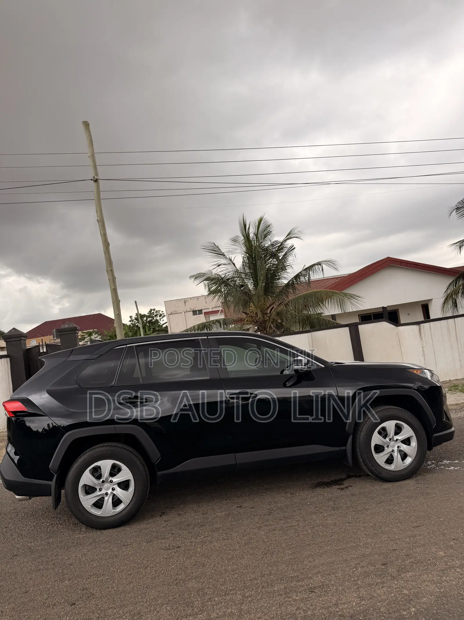 Toyota RAV4 LE 2025 Black