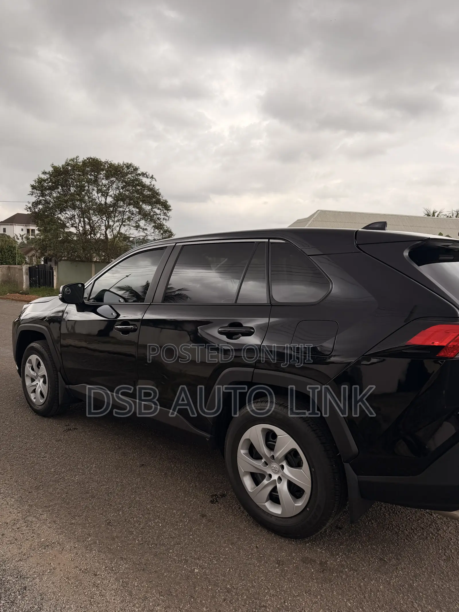 Toyota RAV4 LE 2025 Black