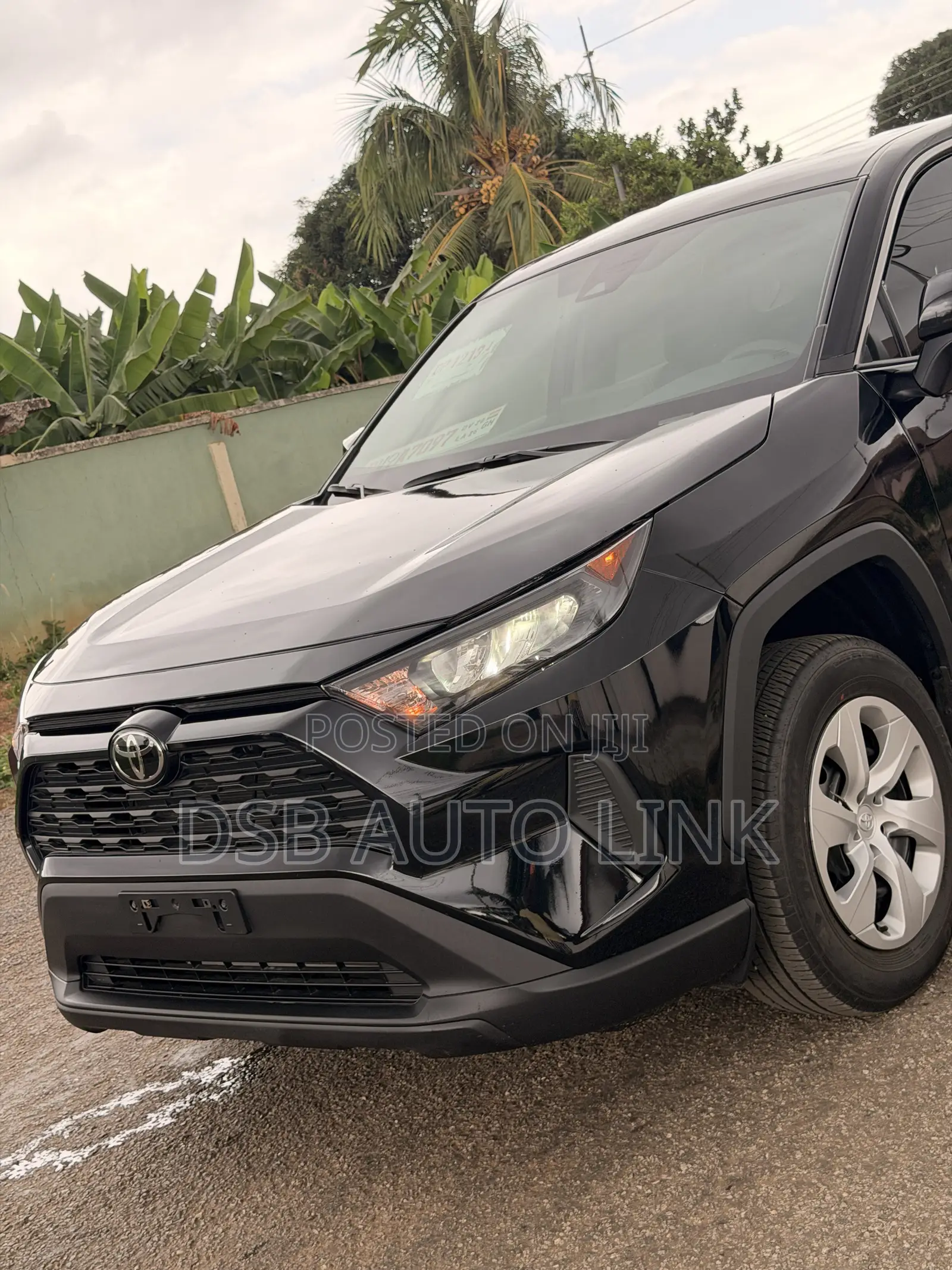 Toyota RAV4 LE 2025 Black