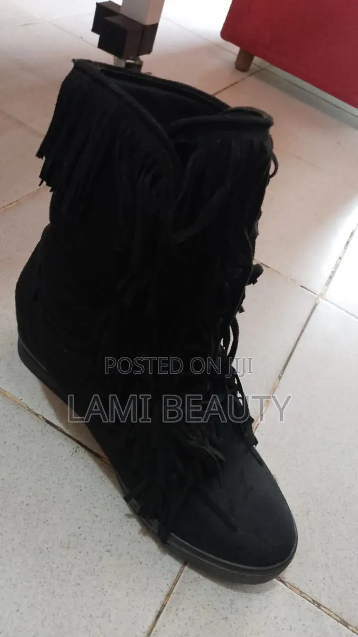 Black High Top Shoes Size 39-40