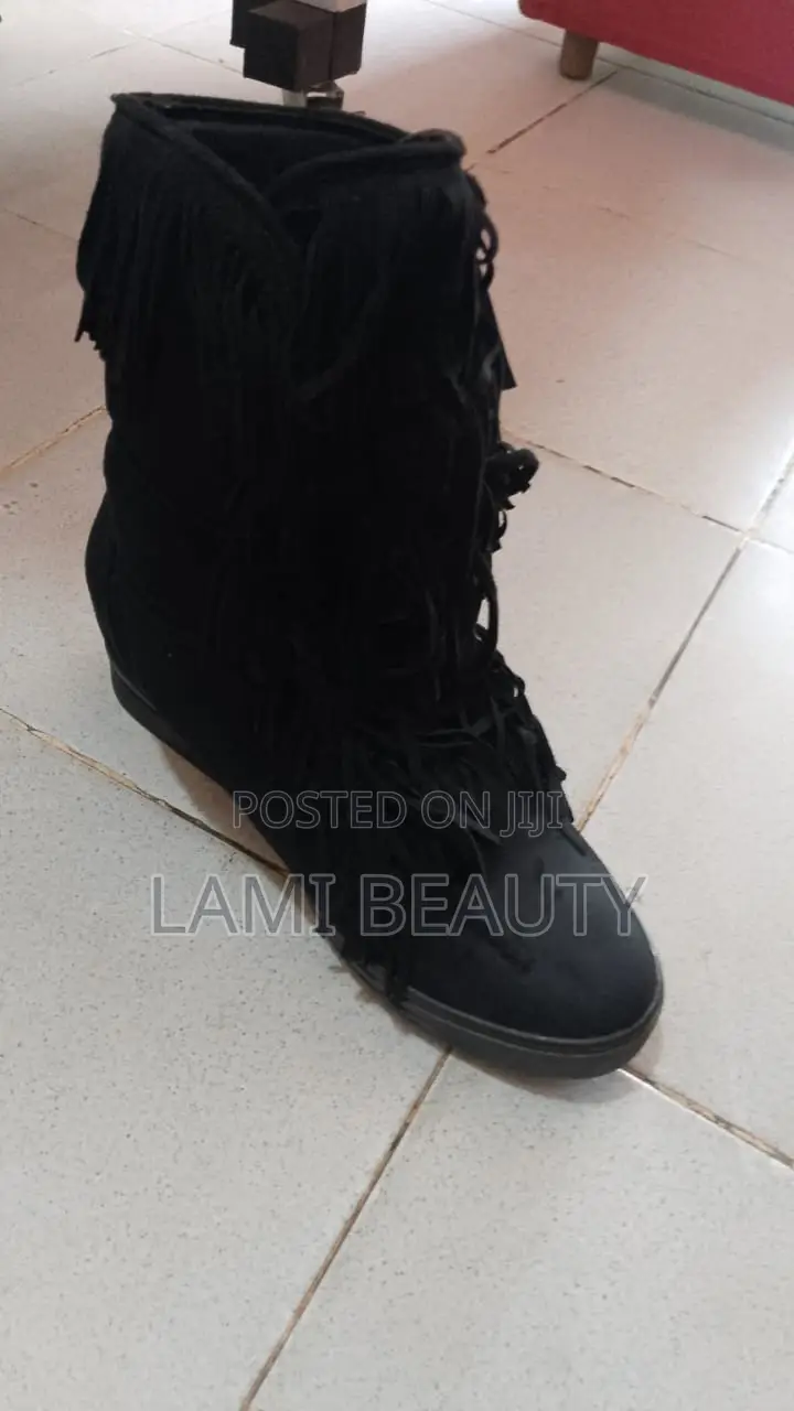 Black High Top Shoes Size 39-40