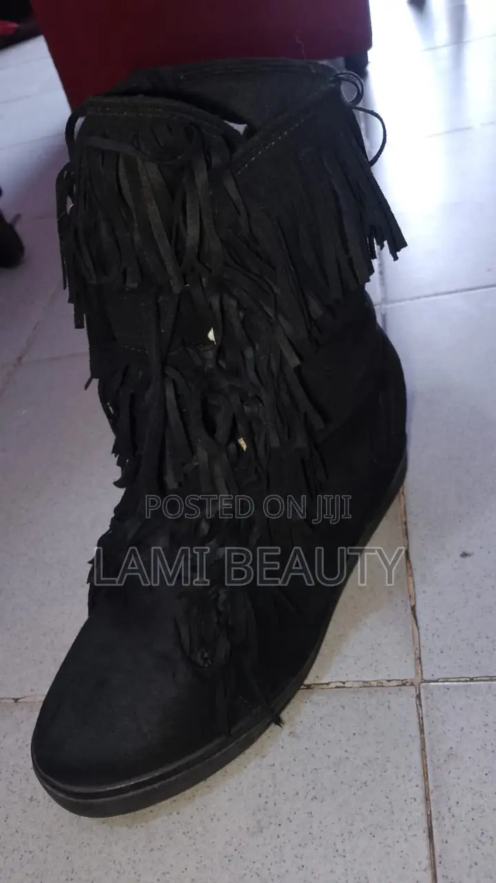 Black High Top Shoes Size 39-40