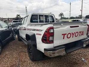 New Toyota Hilux 2025 White
