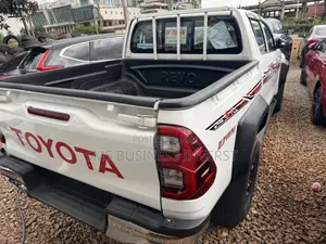 New Toyota Hilux 2025 White