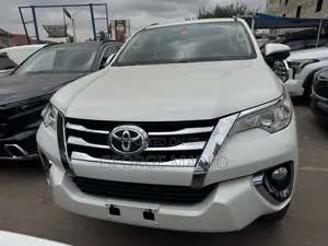 Toyota Fortuner 2019 White