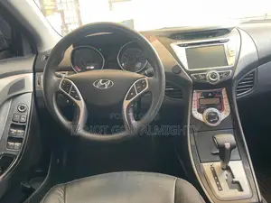 Hyundai Elantra 2013 Brown