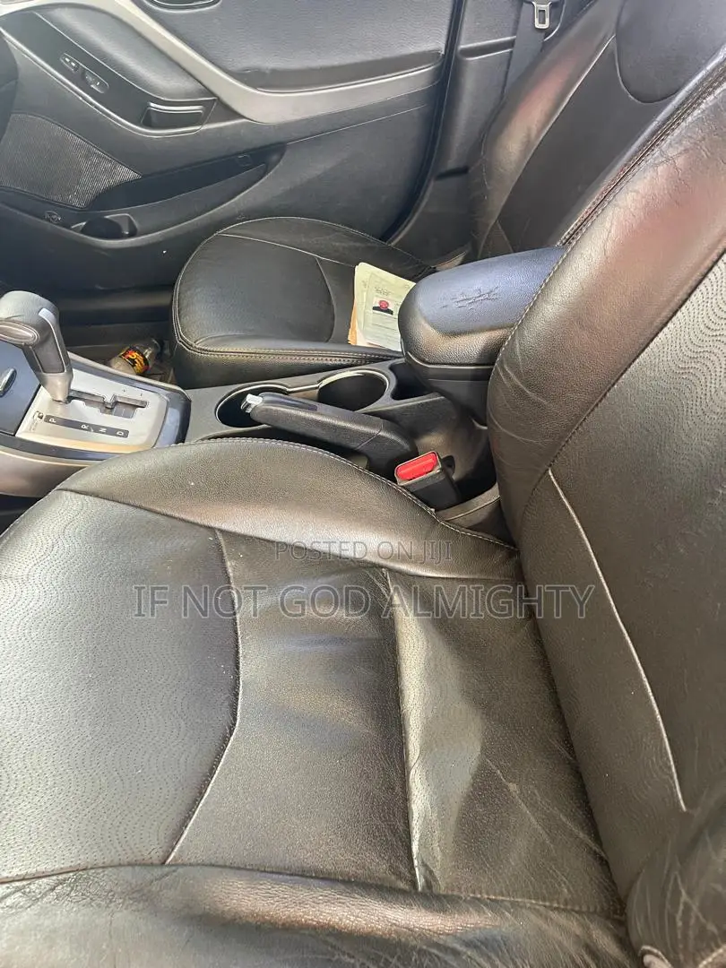 Hyundai Elantra 2013 Brown