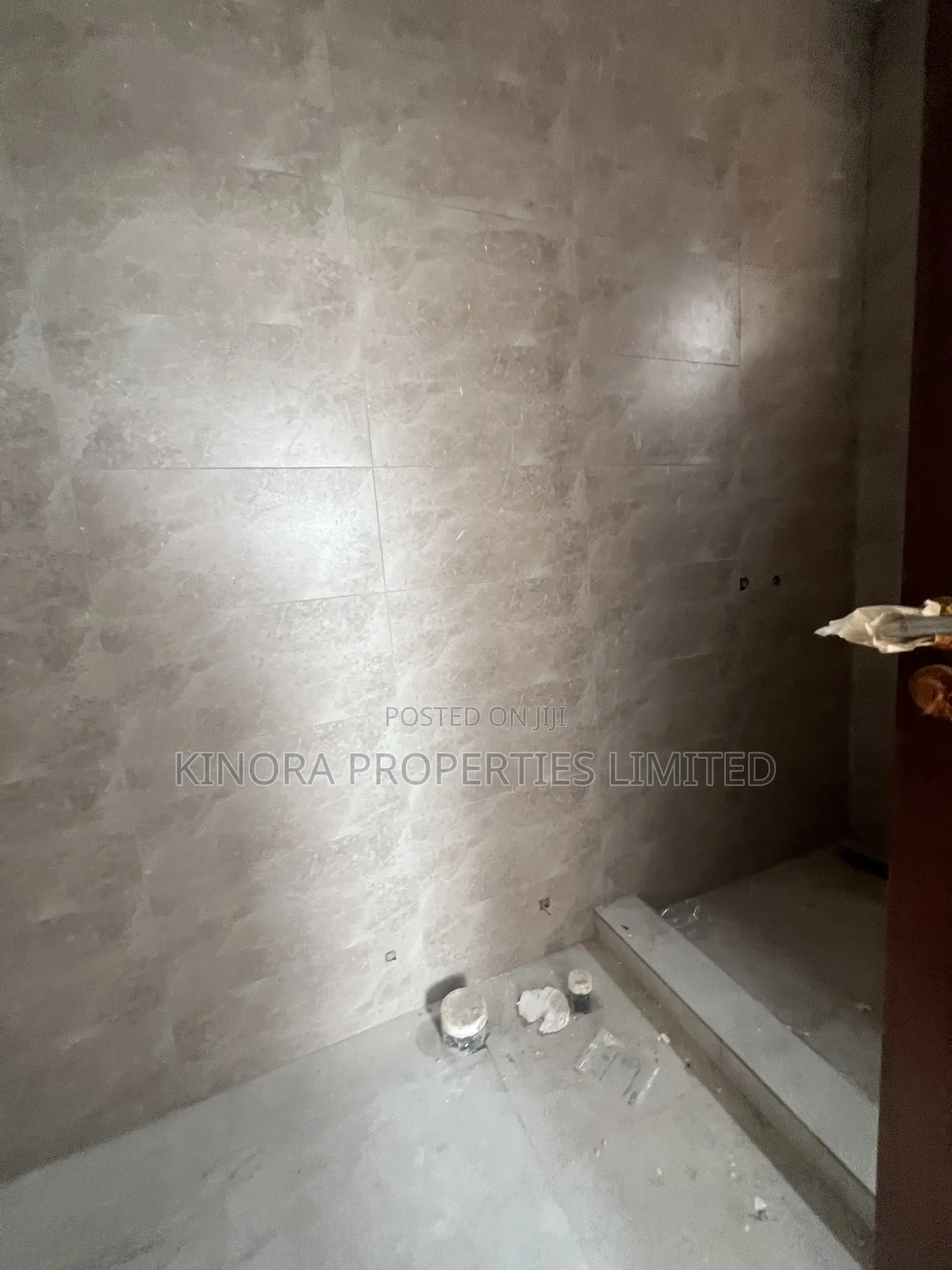 2bdrm Apartment in Winsconsin, North Legon for rent