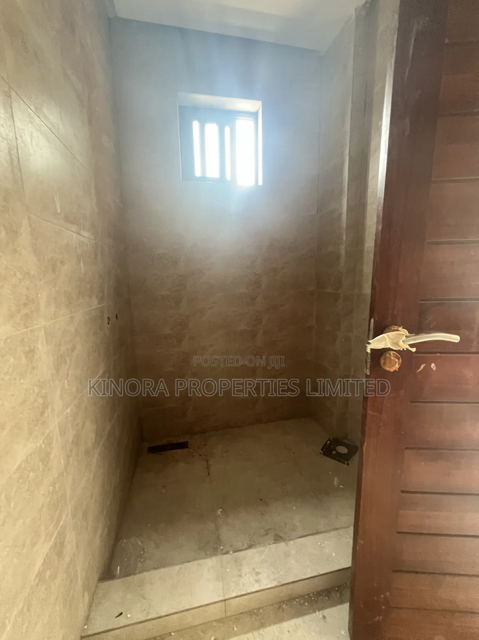 2bdrm Apartment in Winsconsin, North Legon for rent