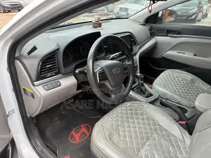 Hyundai Elantra 2017 White