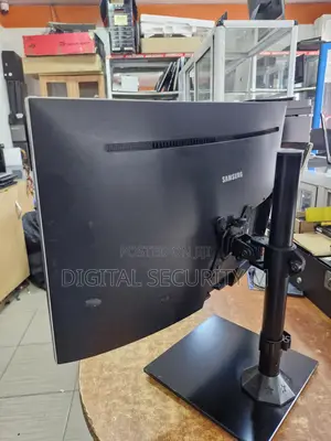 27" WQHD 16:9 Gaming Curved Monitor With 144Hz