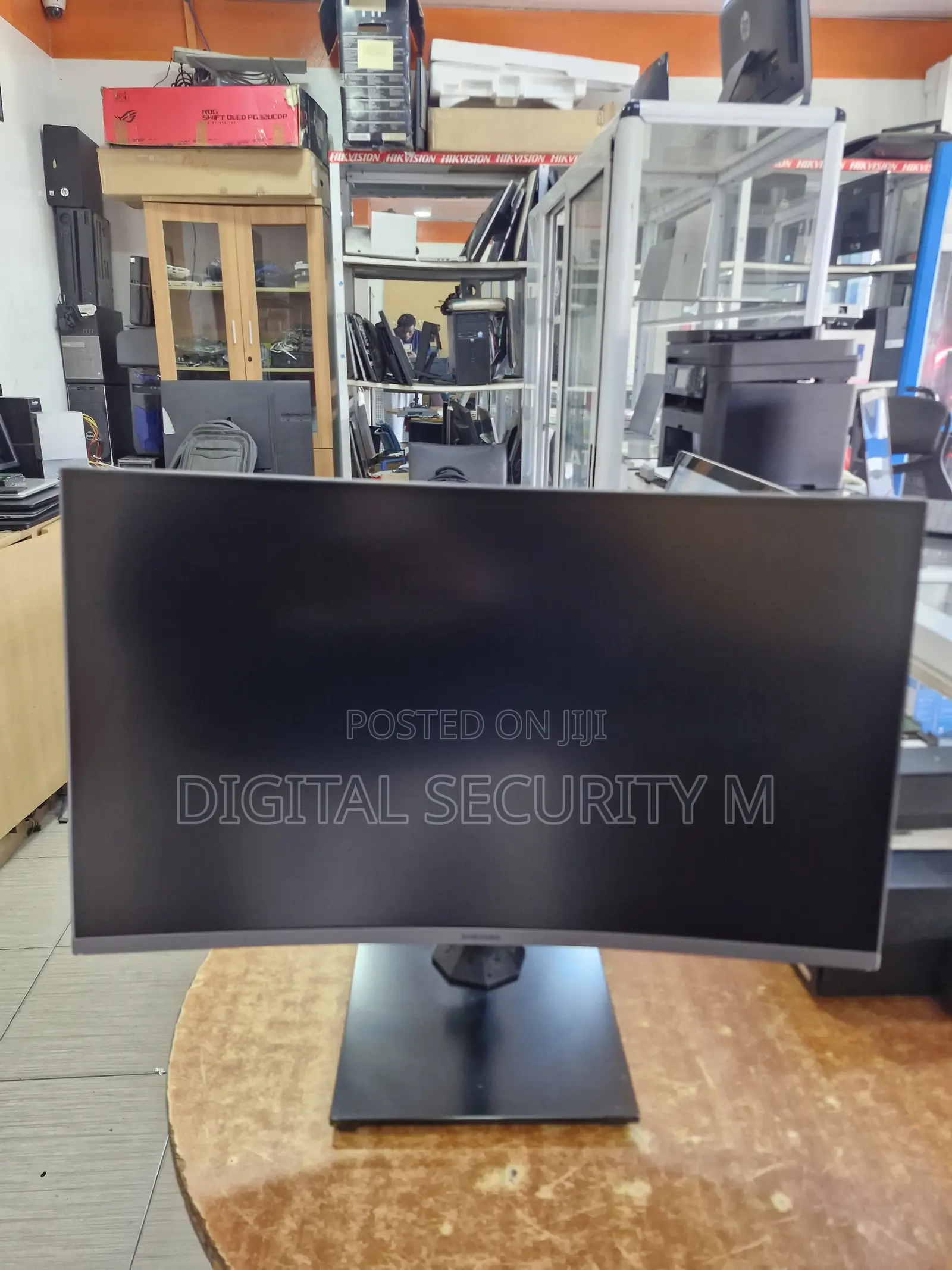 27" WQHD 16:9 Gaming Curved Monitor With 144Hz