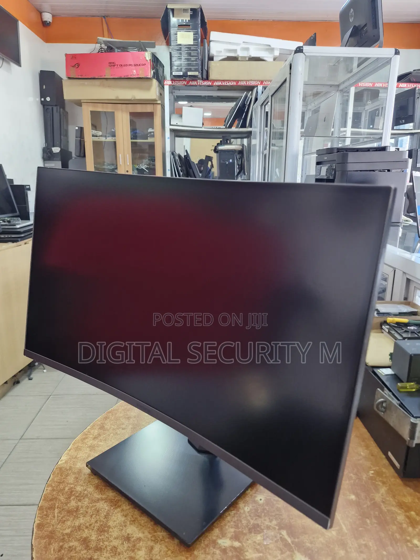 27" WQHD 16:9 Gaming Curved Monitor With 144Hz