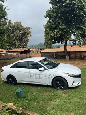 Hyundai Elantra SE 2022 White