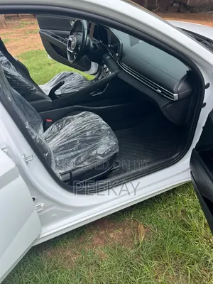Hyundai Elantra SE 2022 White