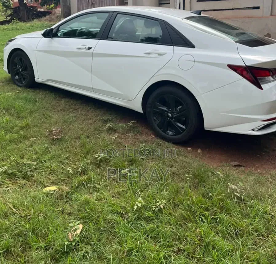 Hyundai Elantra SE 2022 White