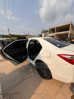 Toyota Corolla 2016 White