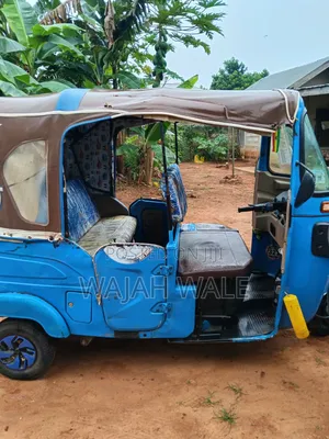 Bajaj RE 2025 Blue