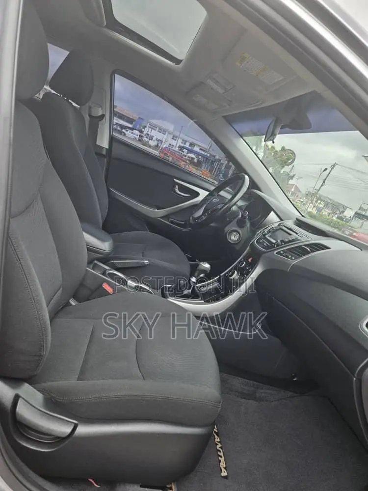 Hyundai Elantra Limited 4dr Sedan (1.8L 4cyl 6A) 2015 Gray