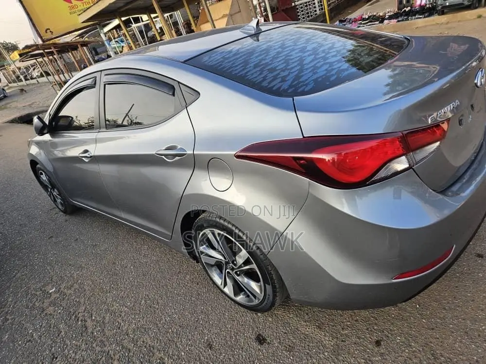 Hyundai Elantra Limited 4dr Sedan (1.8L 4cyl 6A) 2015 Gray