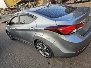 Hyundai Elantra Limited 4dr Sedan (1.8L 4cyl 6A) 2015 Gray